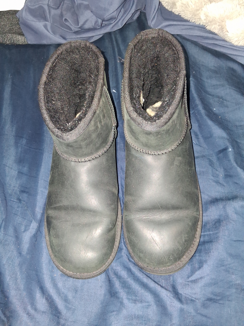UGG Women's Short Winter Boots in Dark Green